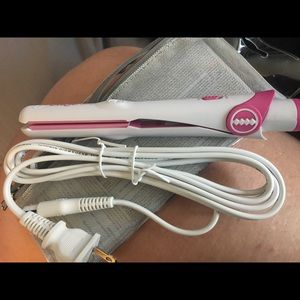 Croc mini cordless flat iron